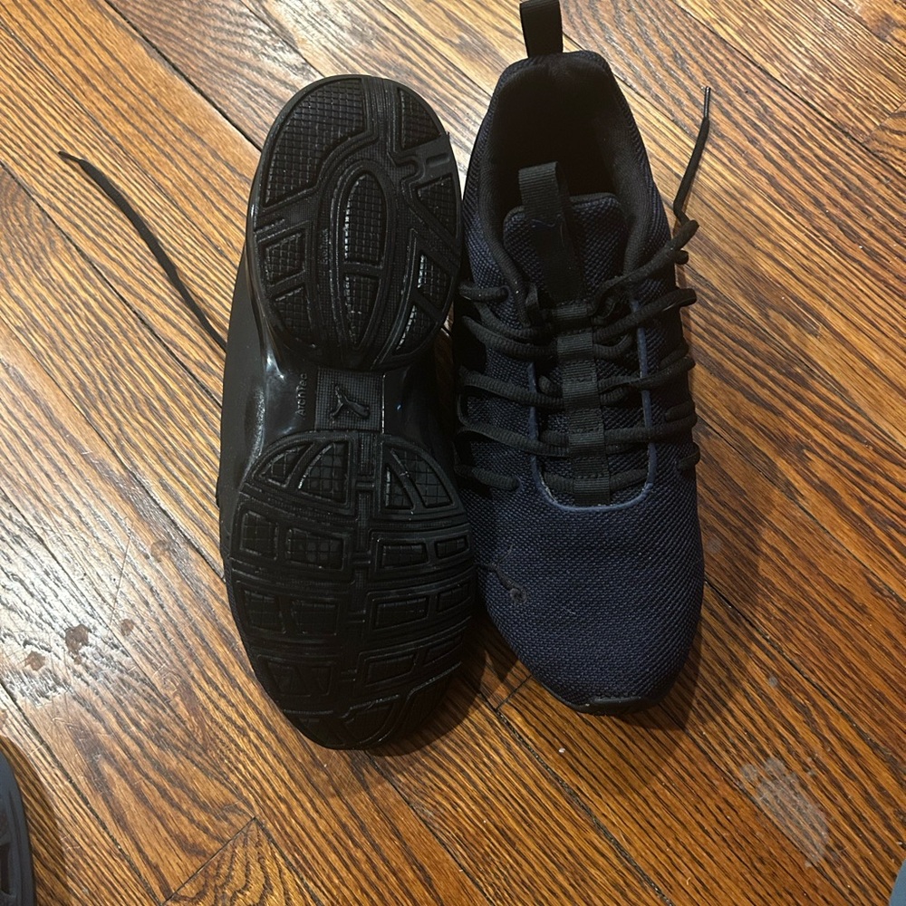 Puma Men's Navy and Black Sneakers